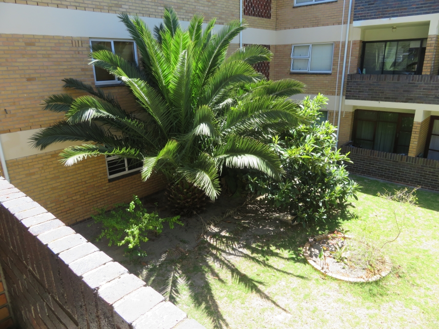 To Let 2 Bedroom Property for Rent in Kenilworth Western Cape